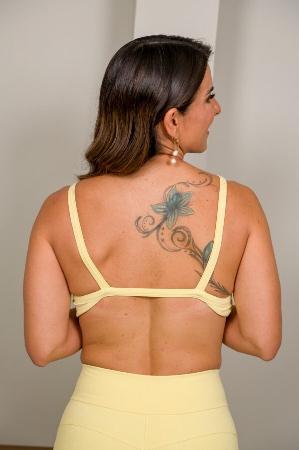 Top Amanda Amrap Amarelo