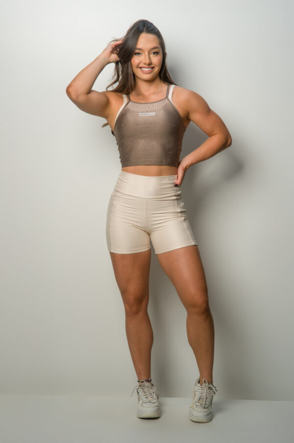 SHORTS THALI COM BOLSO LATERAL OFF WHITE - Imagem 4