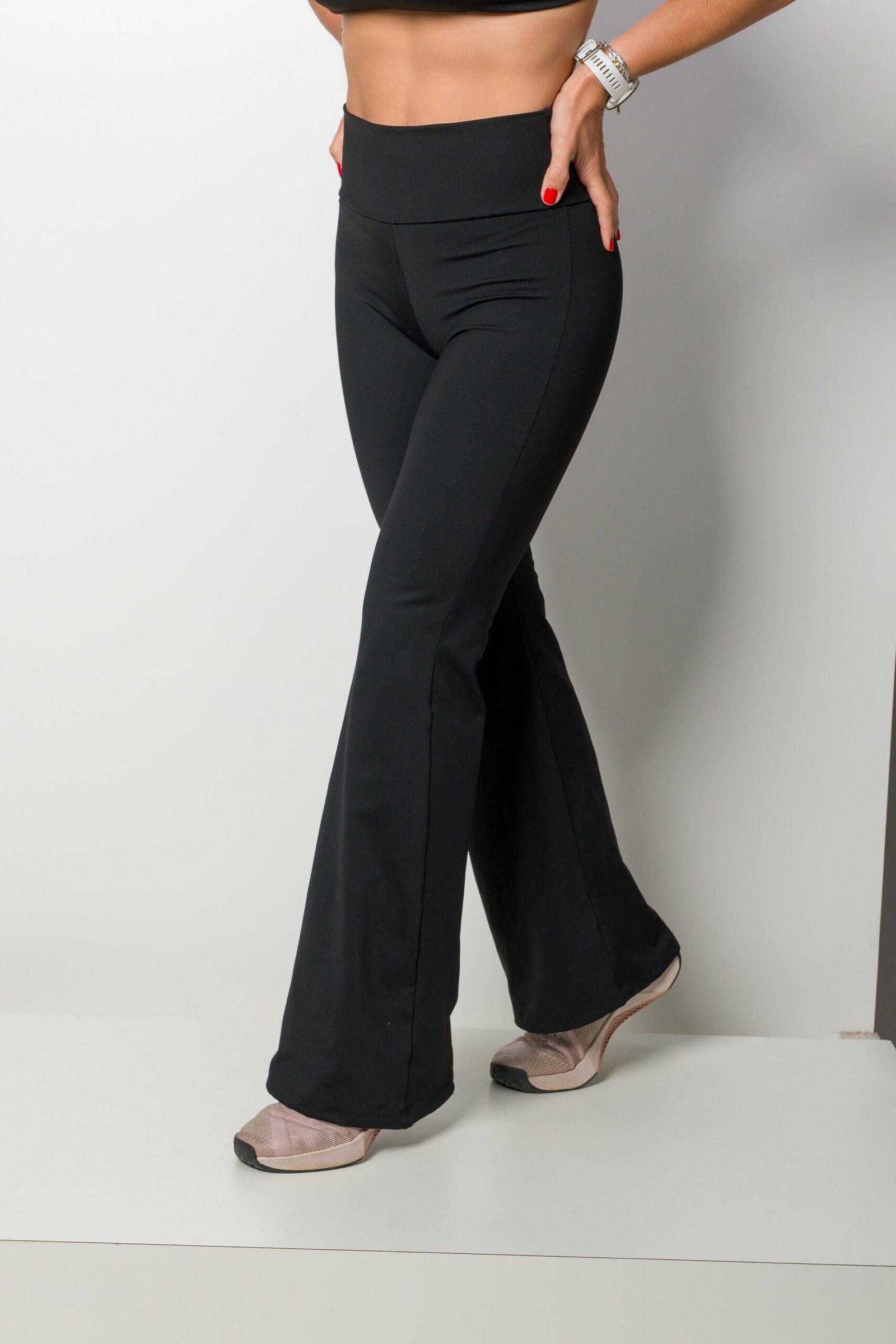 LEGGING FLARE PRETA
